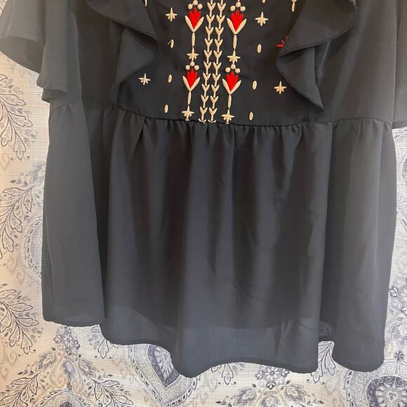 Bloomchic Navy Floral Embroidered Top Size 14-16 - Picture 5 of 8